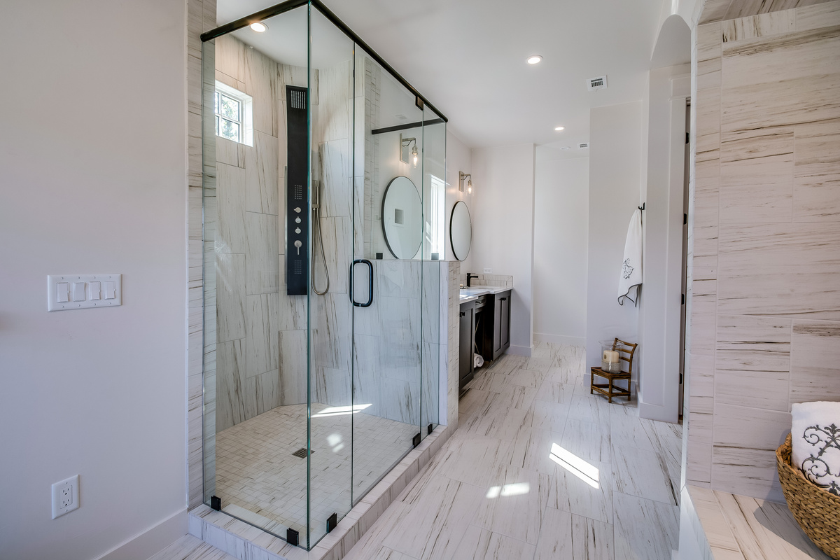 Beautiful shower and shower features